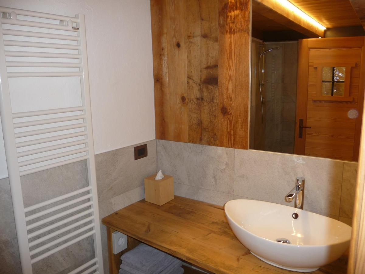 Beb Luca76 Bed & Breakfast Avise Luaran gambar