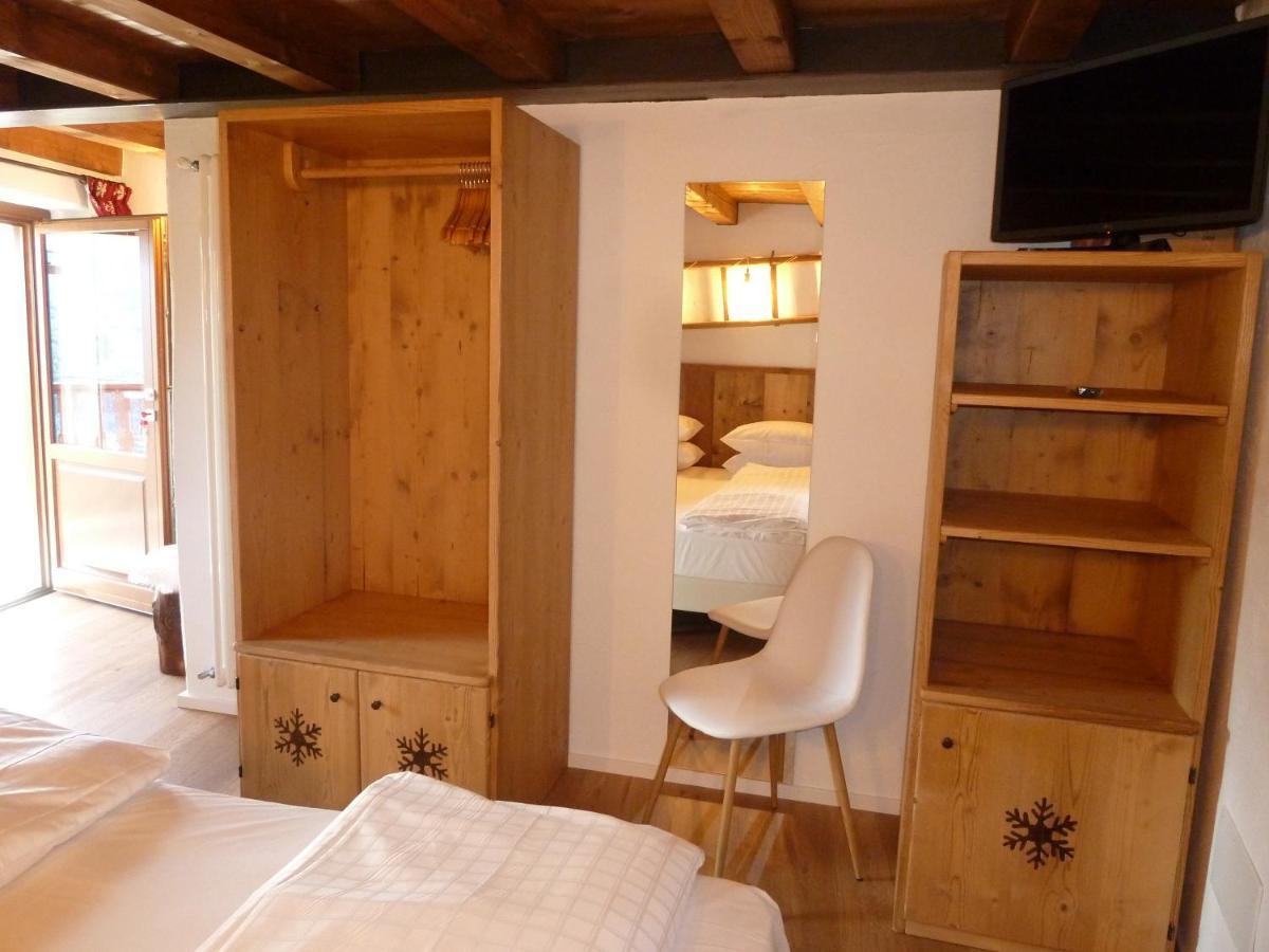 Beb Luca76 Bed & Breakfast Avise Luaran gambar