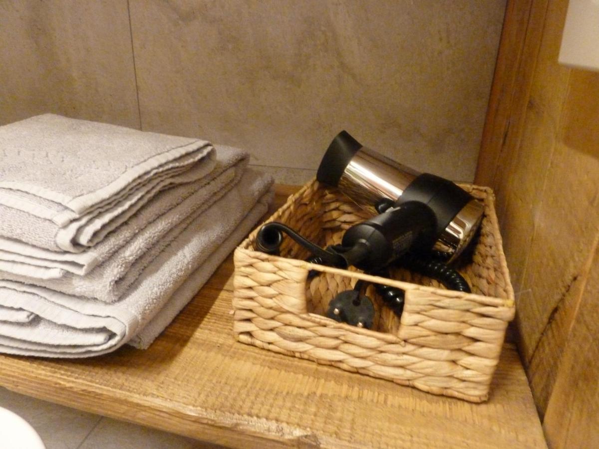 Beb Luca76 Bed & Breakfast Avise Luaran gambar